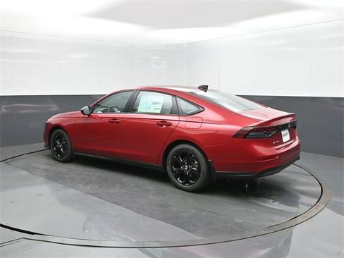 New 2025 Honda Accord SE image 5