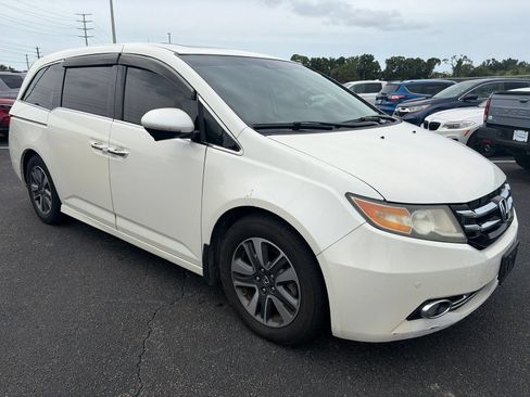 Used 2016 Honda Odyssey Touring image 1