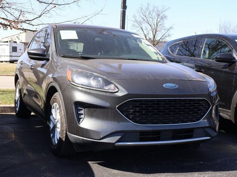 Used 2020 Ford Escape SE image 1