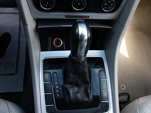 Used 2013 Volkswagen Passat 2.5 SE FWD image 8