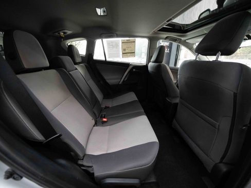 Used 2014 Toyota RAV4 XLE image 25