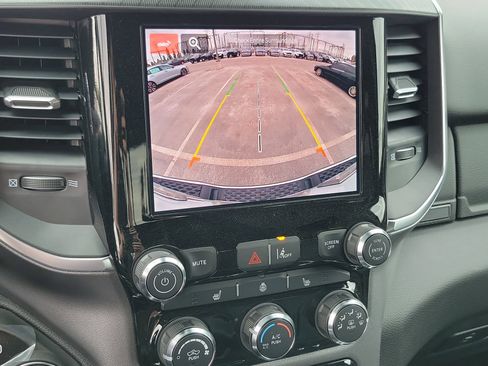 New 2026 RAM 1500 Big Horn AWD/4WD image 9