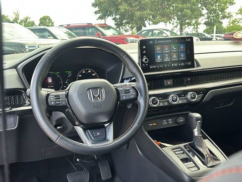 Used 2025 Honda CR-V Sport Touring image 13