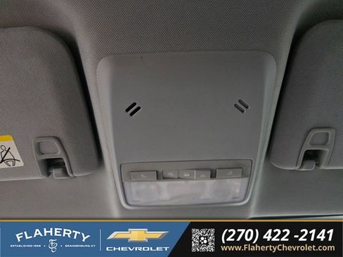 Used 2021 Chevrolet Trax LT w/ LT Convenience Package AWD/4WD image 30