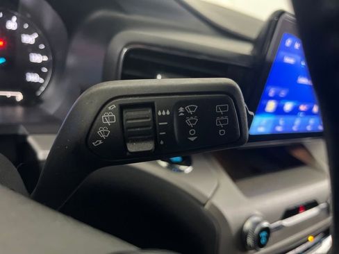 Used 2023 Ford Explorer XLT w/ Equipment Group 202A AWD/4WD image 61