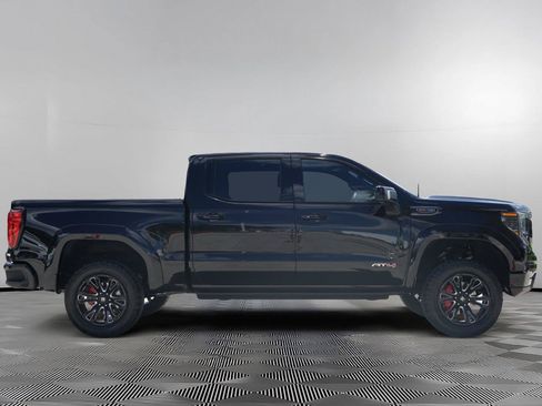 Used 2023 GMC Sierra 1500 AT4 w/ AT4 Premium Package AWD/4WD image 4