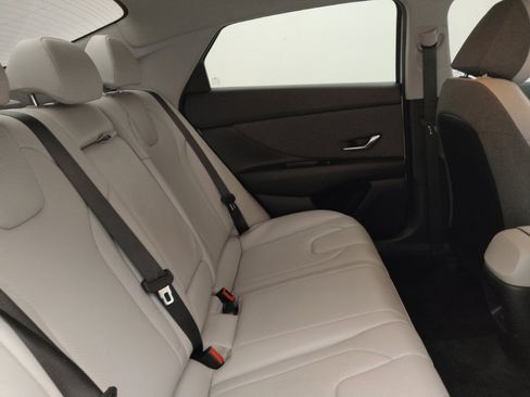 Used 2024 Hyundai Elantra Limited FWD image 19
