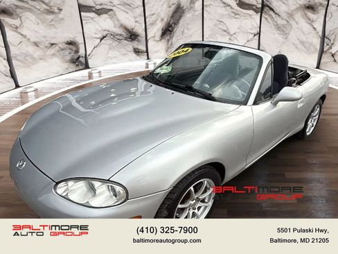 Used 2004 MAZDA MX-5 Miata w/ Cloth Azure Blue Pkg RWD image 15