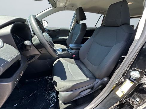 Used 2025 Toyota RAV4 LE AWD/4WD image 9
