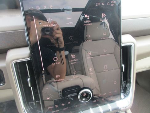 New 2026 GMC Yukon Denali image 19