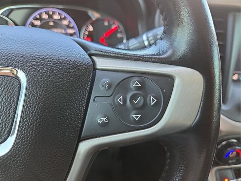 Used 2020 GMC Acadia Denali w/ Technology Package FWD image 24
