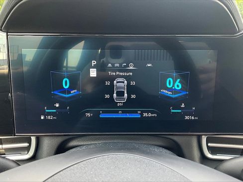 Certified 2025 Hyundai Elantra SEL image 20