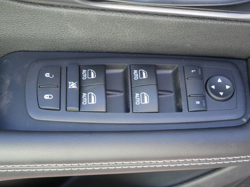 New 2026 Chrysler Pacifica Select image 13