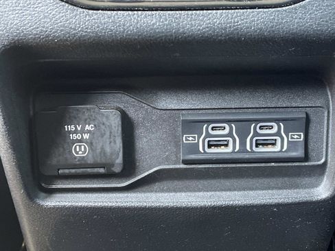 Used 2021 Jeep Grand Cherokee L Limited w/ Luxury Tech Group II image 14