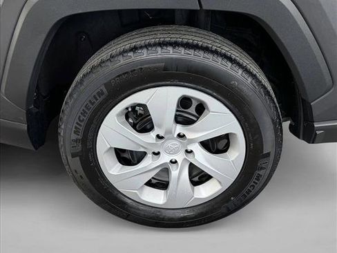 Used 2024 Toyota RAV4 LE AWD/4WD image 9