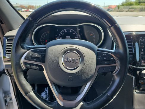 Used 2020 Jeep Grand Cherokee Overland AWD/4WD image 21