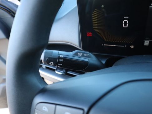 New 2025 Kia K4 LXS image 30