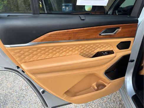 Used 2025 Jeep Grand Cherokee L Summit image 37