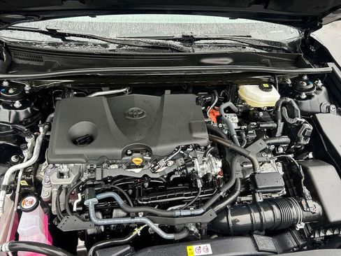 Used 2025 Toyota Camry SE image 29