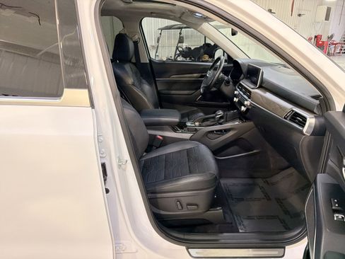 Used 2022 Kia Telluride SX w/ SX Prestige Package image 30