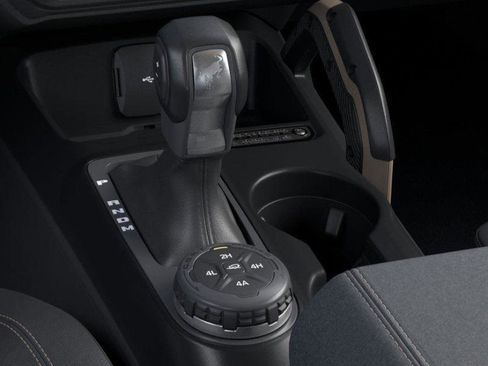 New 2025 Ford Bronco Badlands image 17