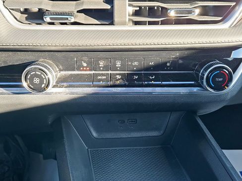 Used 2025 Chevrolet Equinox LT image 26