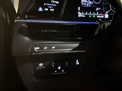 Used 2023 Cadillac Escalade ESV Premium Luxury Platinum image 20