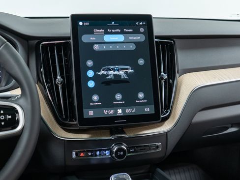 New 2026 Volvo XC60 B5 Plus w/ Climate Package image 19