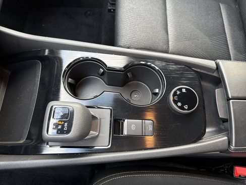 Used 2025 Nissan Rogue SV AWD/4WD image 16