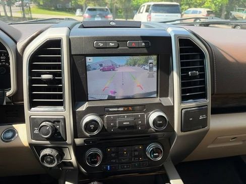 Used 2018 Ford F150 Lariat w/ Equipment Group 502A Luxury AWD/4WD image 34