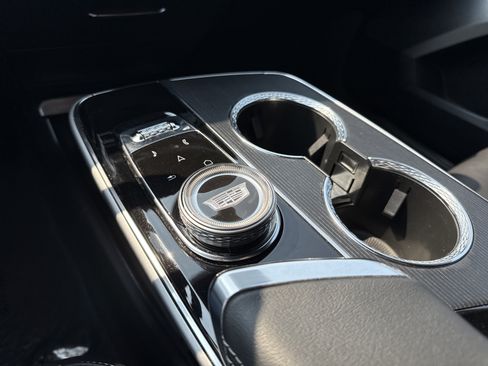 Used 2024 Cadillac Lyriq Luxury AWD/4WD image 24