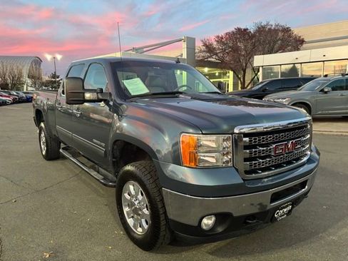 Used 2013 GMC Sierra 2500 SLT w/ SLT Convenience Package image 3