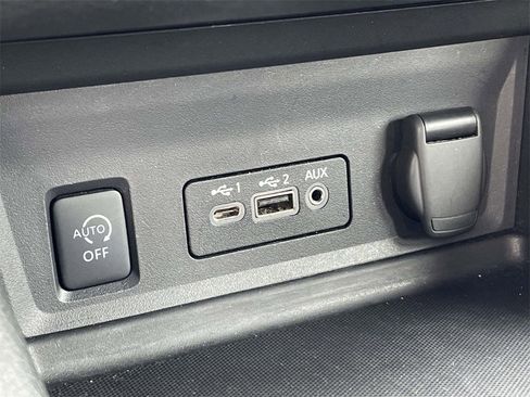 Used 2024 Nissan Sentra SV image 25