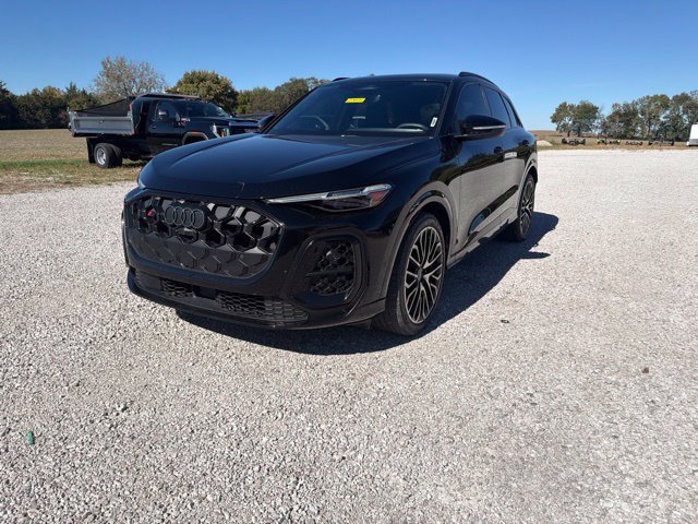 Used 2025 Audi SQ5 Premium Plus AWD/4WD image 2
