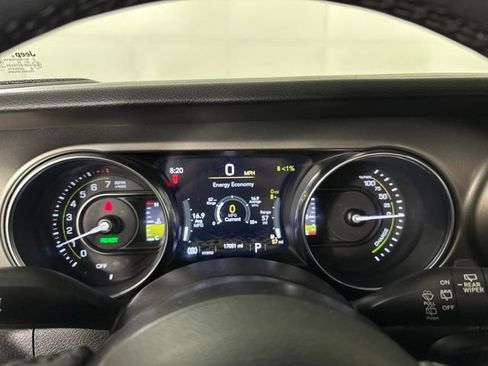 Used 2023 Jeep Wrangler Unlimited w/ Cold Weather Group image 17