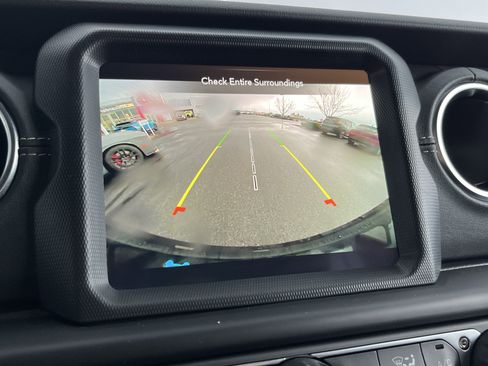 Used 2023 Jeep Wrangler Unlimited Sahara w/ Cold Weather Group image 30