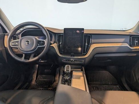 Used 2026 Volvo XC60 B5 Core w/ Climate Package image 12