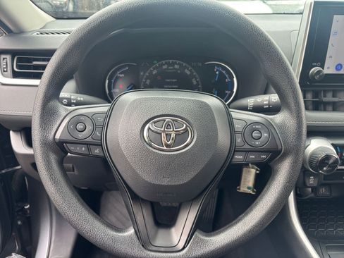Used 2025 Toyota RAV4 LE AWD/4WD image 25