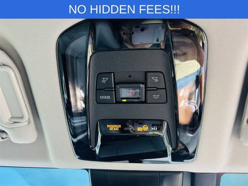 Used 2024 Toyota Venza Limited image 17