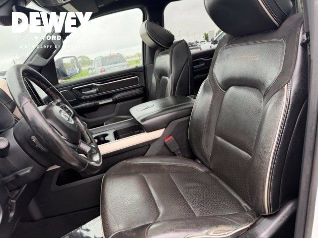 Used 2019 RAM 1500 Laramie AWD/4WD image 11