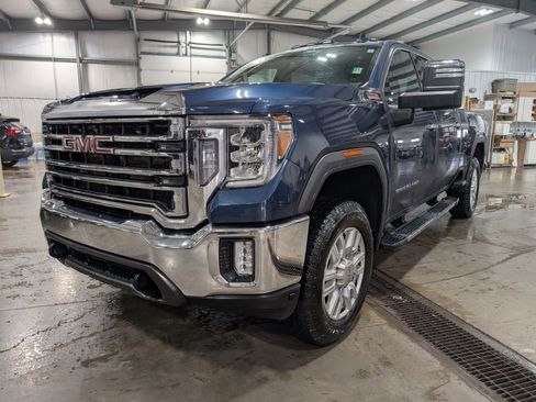 Used 2021 GMC Sierra 3500 SLT w/ SLT Convenience Package image 6