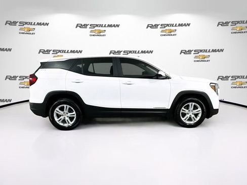 Used 2024 GMC Terrain SLE FWD image 8