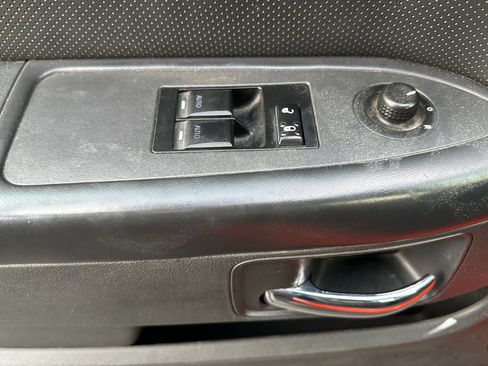 Used 2013 Dodge Challenger R/T image 11