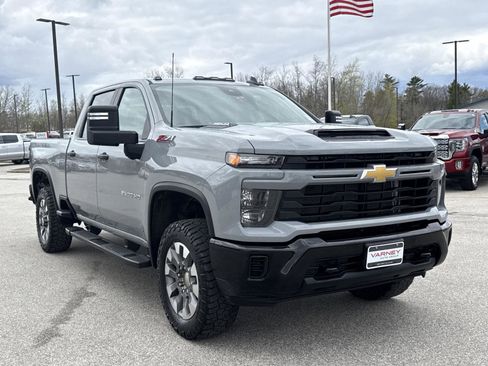 Used 2024 Chevrolet Silverado 2500 Custom w/ Custom Convenience Package AWD/4WD image 8