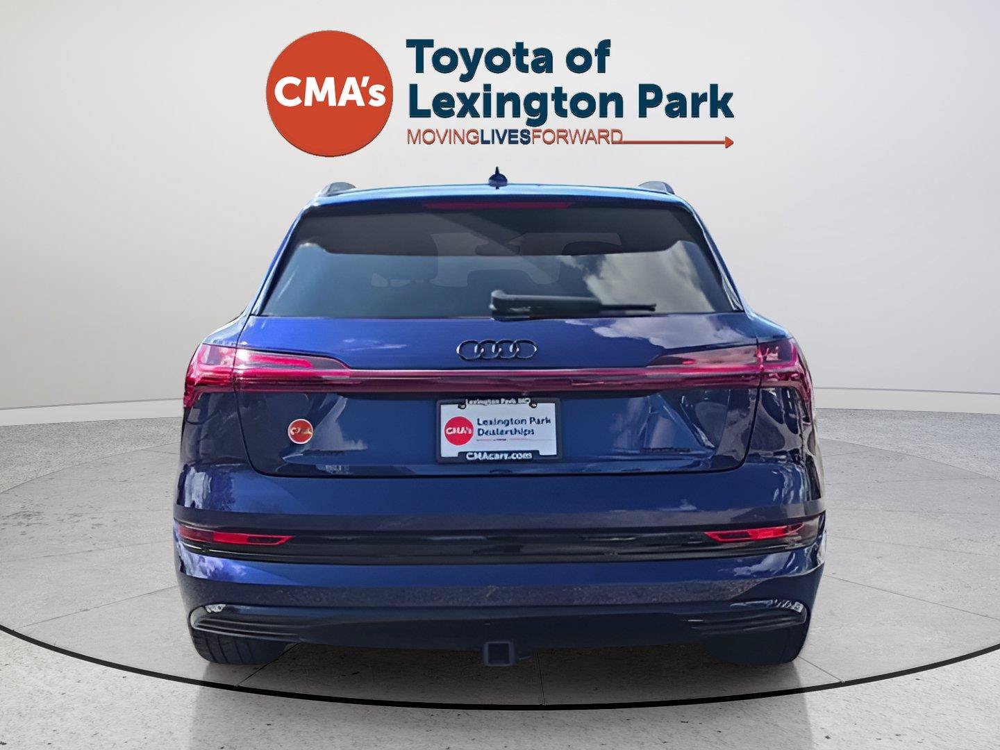 Used 2022 Audi e-tron Premium AWD/4WD image 4
