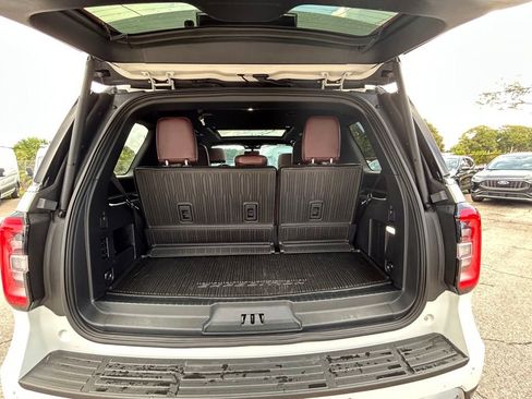 Certified 2024 Ford Expedition Limited RWD image 32