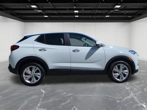 Used 2025 Buick Encore GX Preferred AWD/4WD image 6