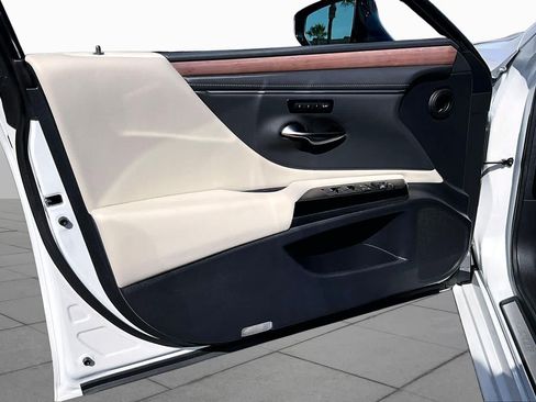 Used 2025 Lexus ES 350 w/ Premium Package FWD image 20