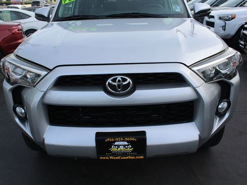 Used 2017 Toyota 4Runner SR5 Premium image 9