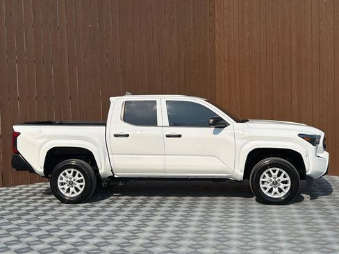 Used 2024 Toyota Tacoma SR image 13